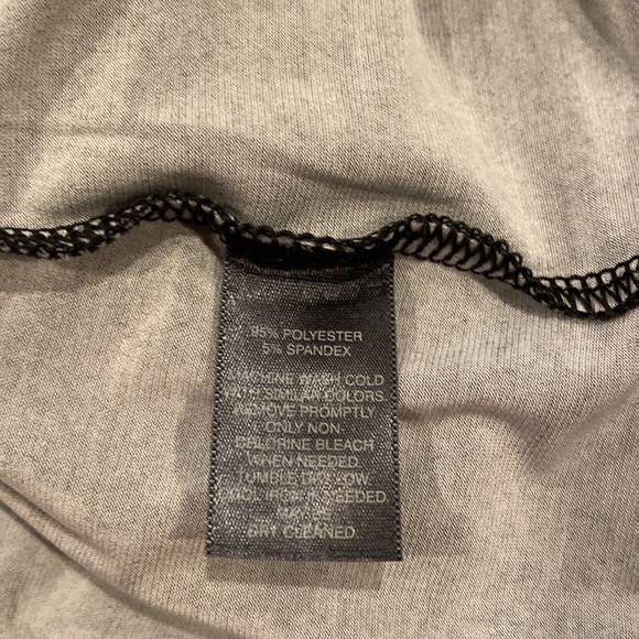 XS White House Black market black dress with white and hints of blue - Picture 3 of 4